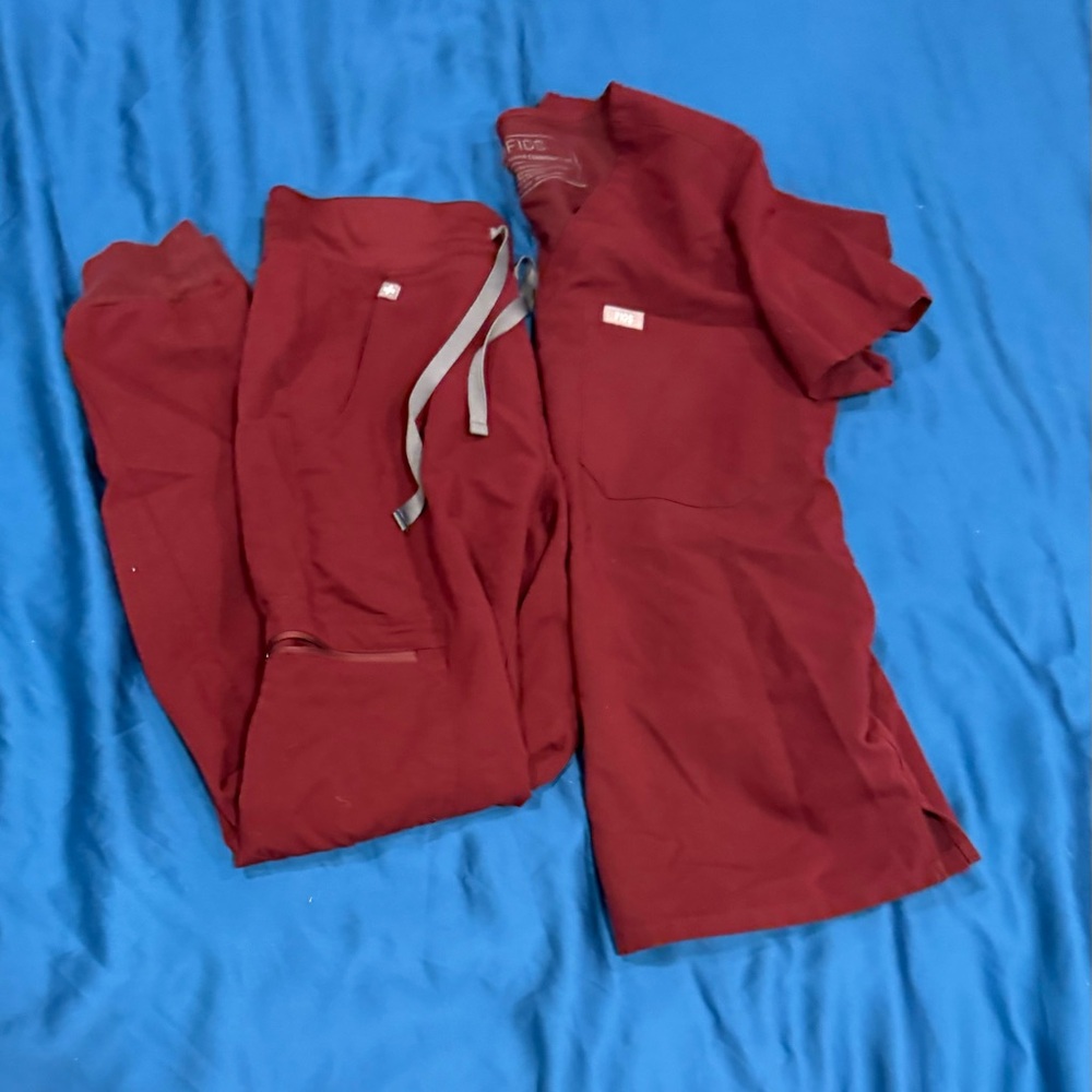 FIGS XS Burgundy/Maroon Set